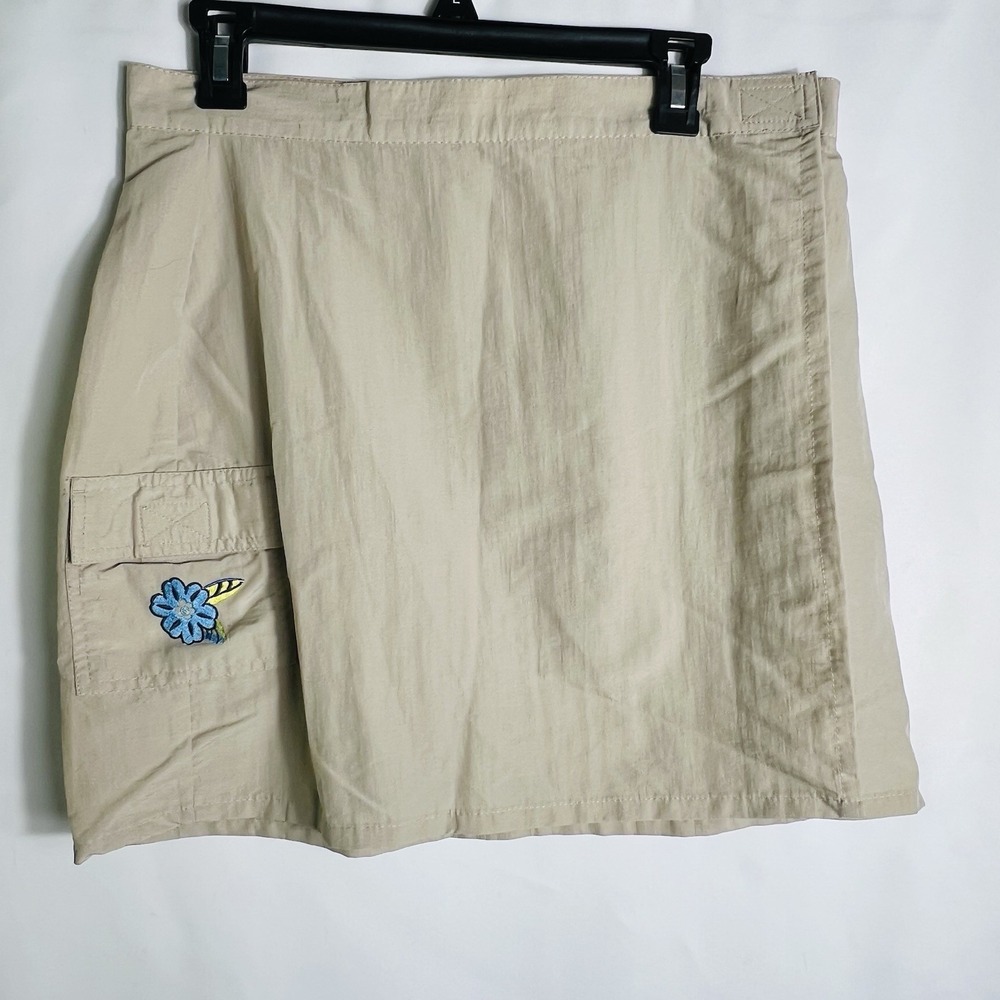 No Boundaries Juniors XL Khaki Wrap Skirt Cargo Pocket Floral Embroidery Y2K‎